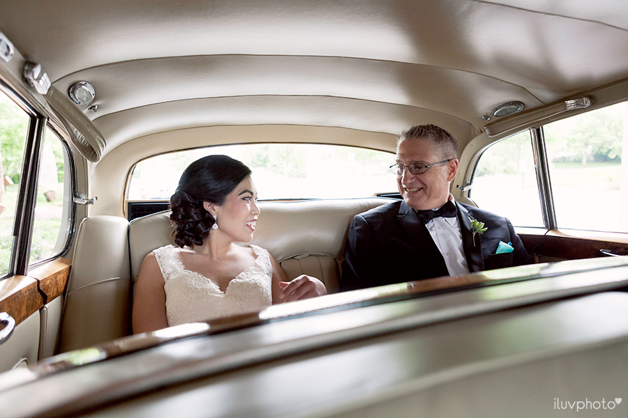 chicago-wedding-classic-car-rental-bride 
