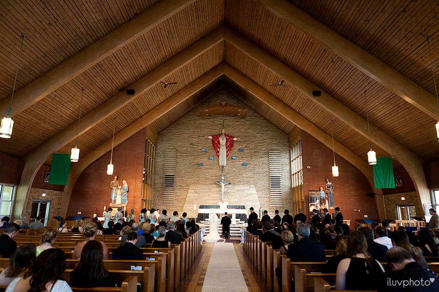 12_Brookfield_Zoo_wedding_Chicago_iluvphoto_photographer_candid_natural.jpg