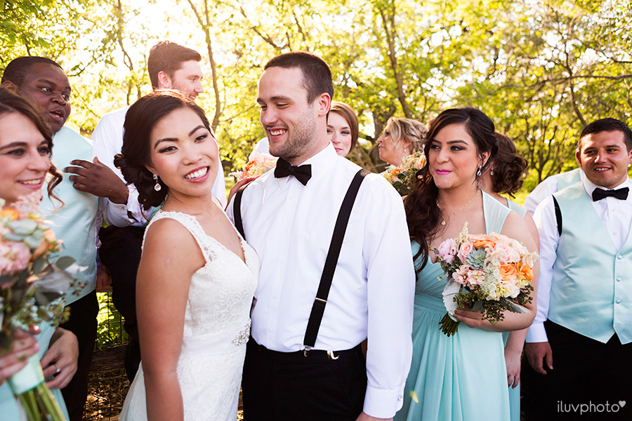 23_Brookfield_Zoo_wedding_Chicago_iluvphoto_photographer_candid_natural.jpg