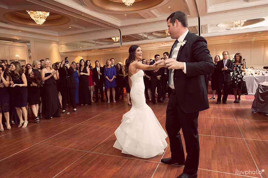 Renaissance-Chicago-wedding-reception-first-dance