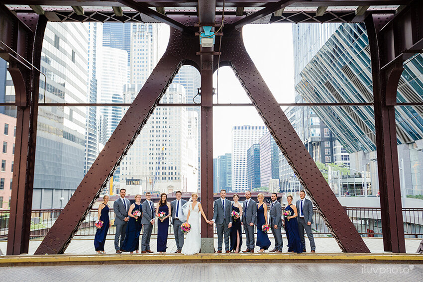  downtown candid chicago wedding photographer   