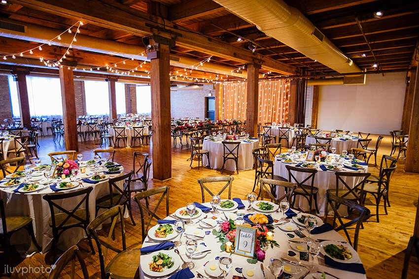  wedding head table in chicago bridgeport art center wedding     