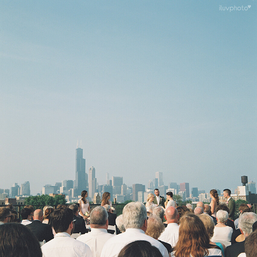 medium format film chicago wedding photographers iluvphoto lacuna lofts ceremony rooftop