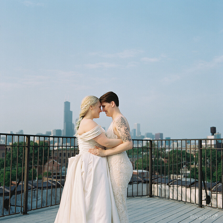 medium format film chicago wedding photographers iluvphoto lacuna lofts rooftop portraits