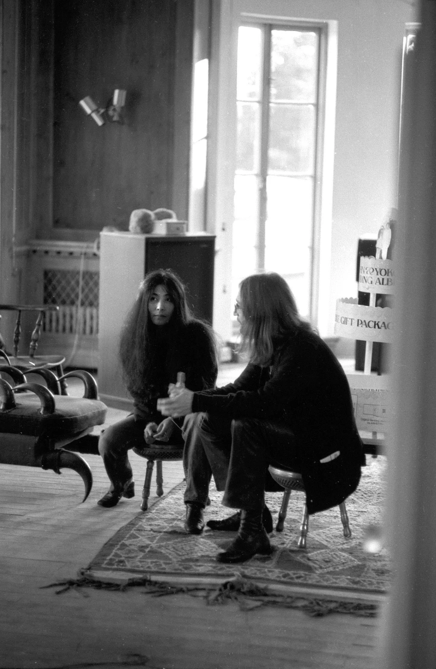 J&Y+in+Dining+Room_1.jpg