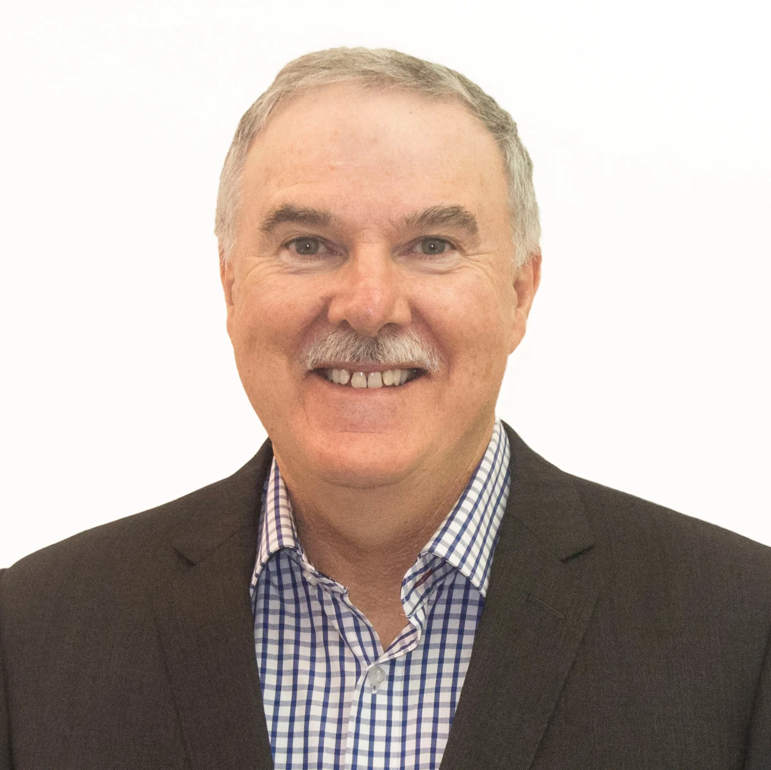 PETER WILSON As CEO, Peter sees the complex financial world through a wide lens creating opportunities for individuals to prosper and thrive.
