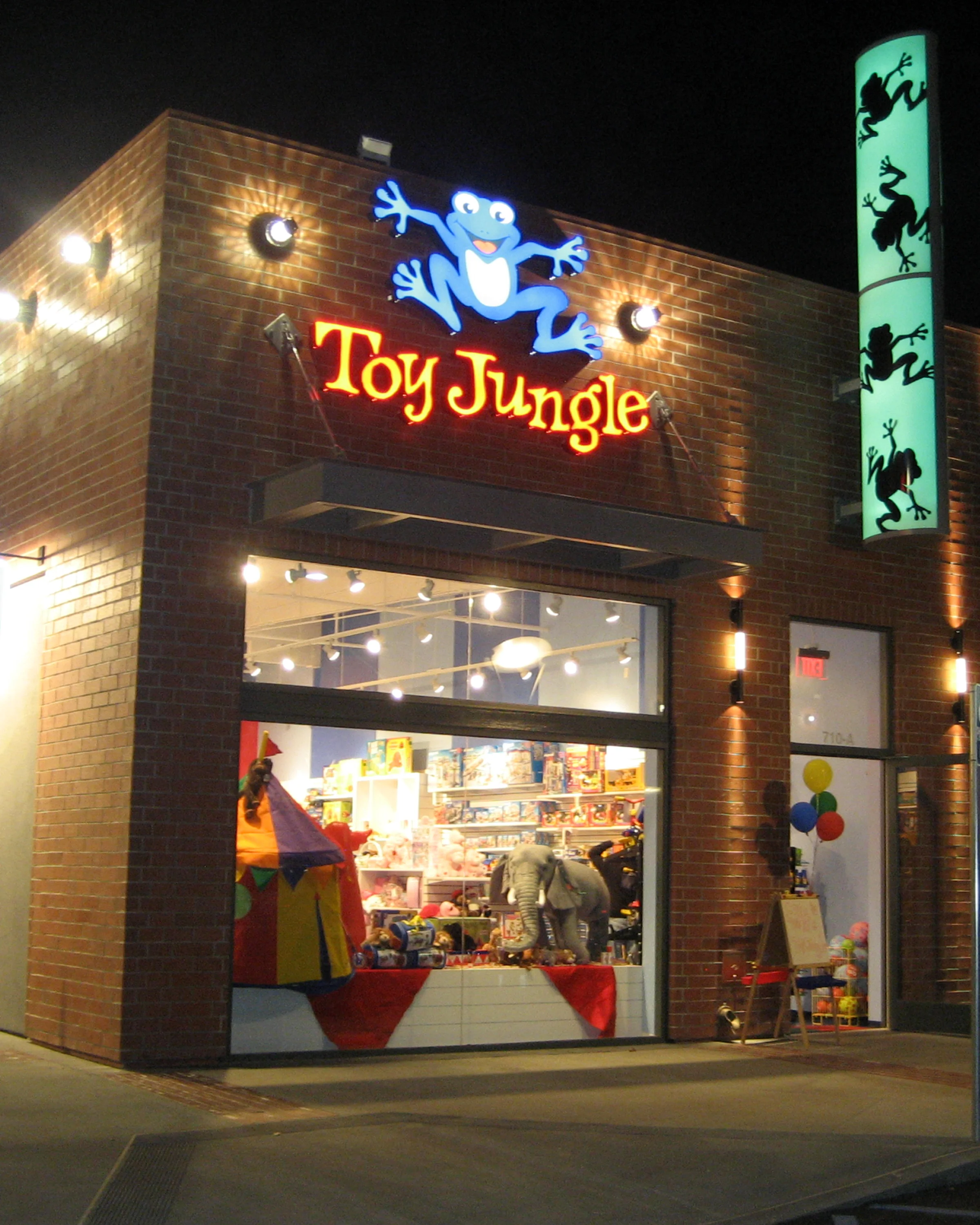tjunglestorefront.jpg