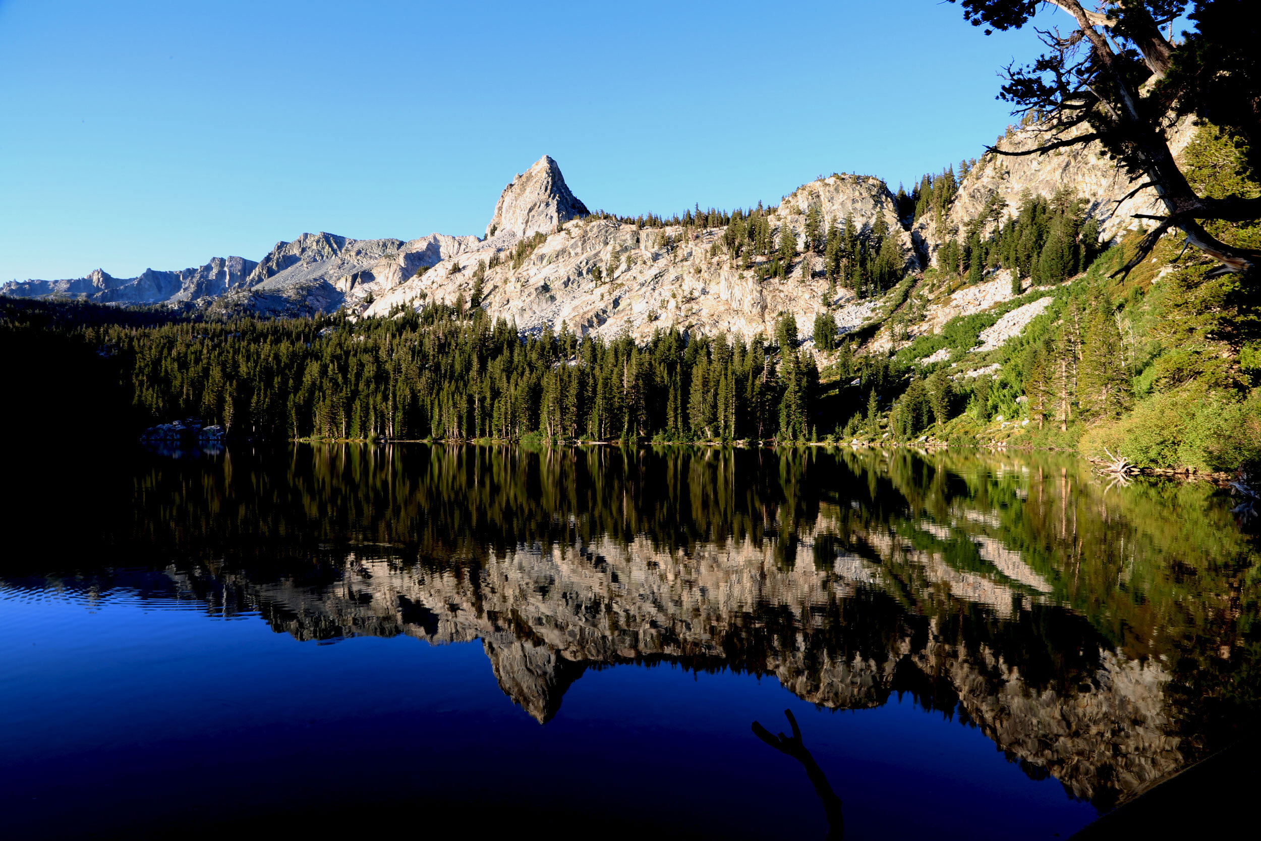 Lake-George-Mountains.jpg