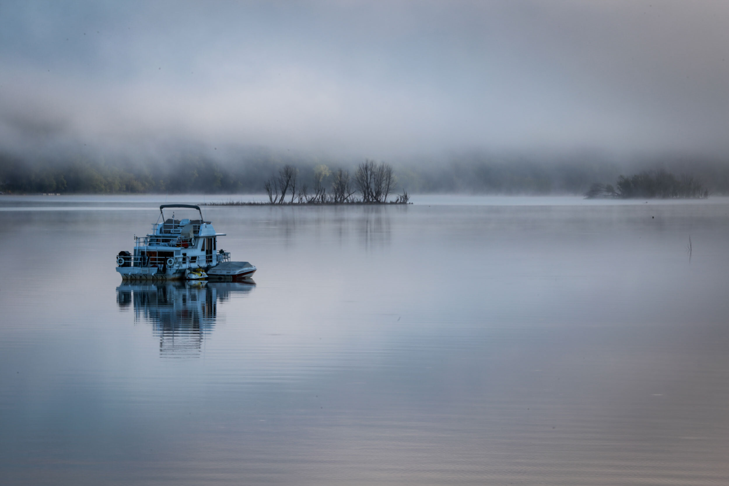 HHC-River-boat-fog-2500.jpg