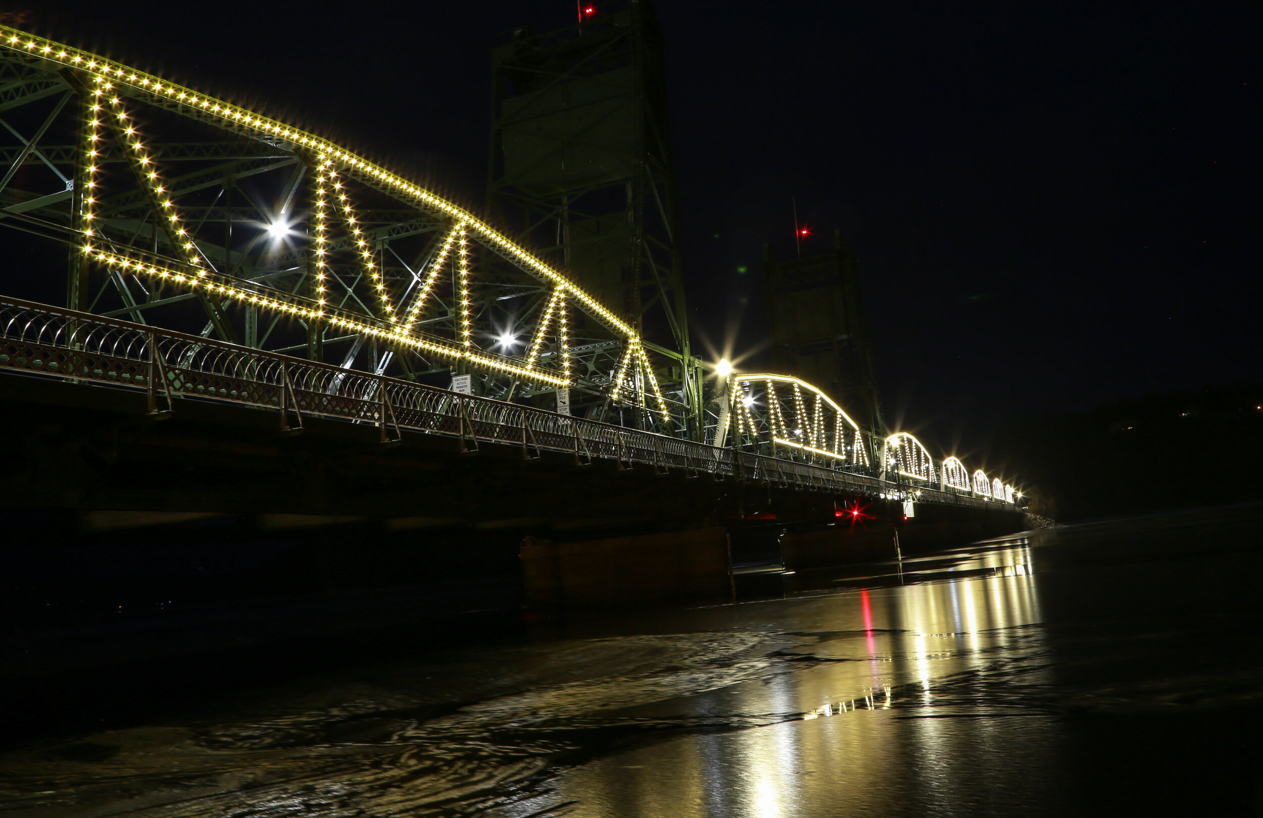 Bridge-lites-2.jpg