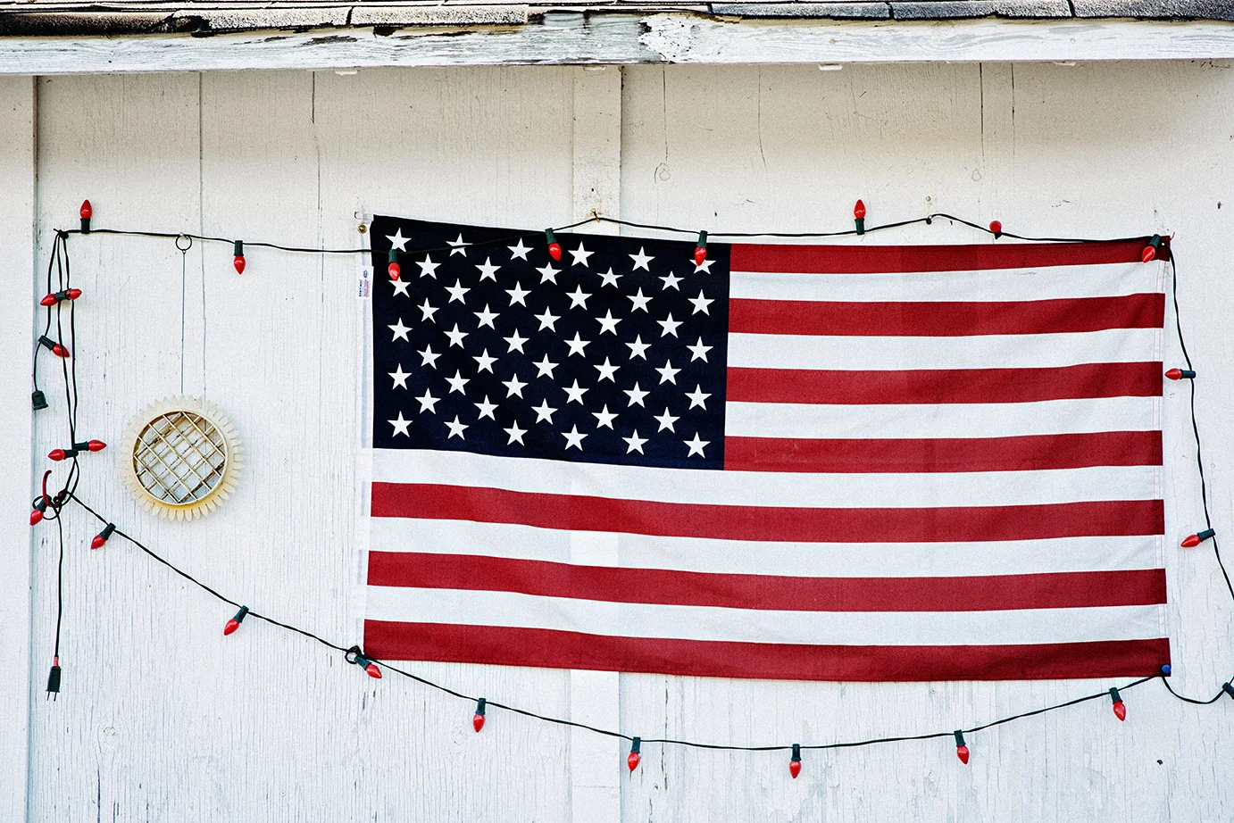 AmericanFlag_decorated_with_lights_0004.jpg