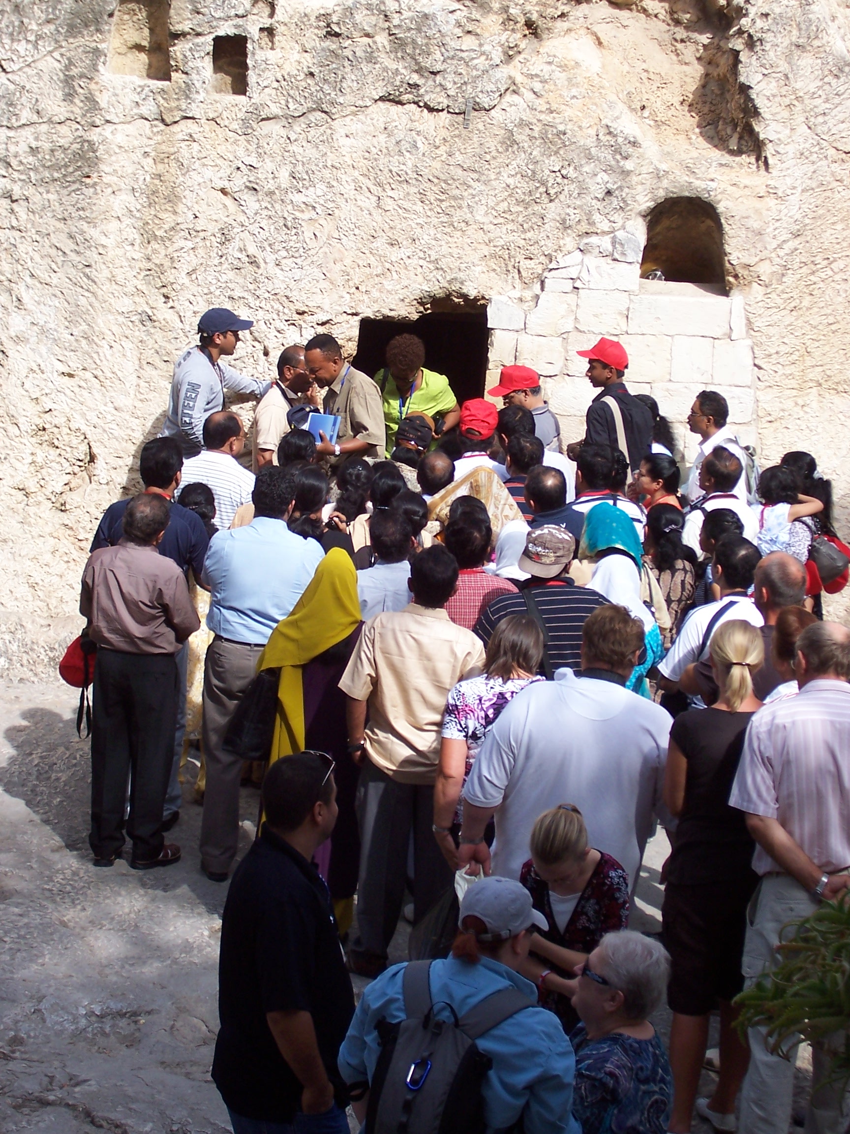 EH_Israel_b 104 - Christ's Tomb.jpg