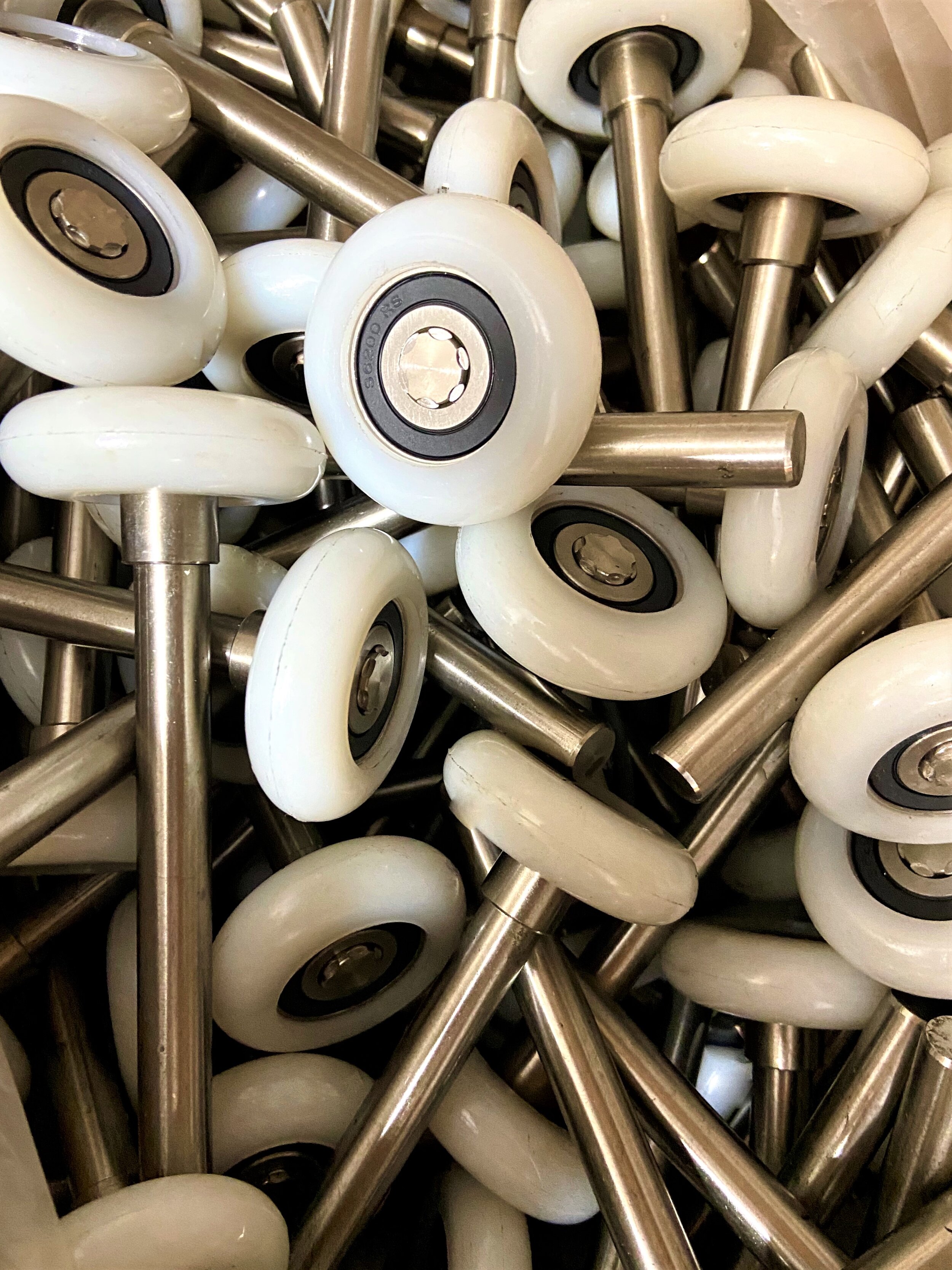 Oct 2019 - Sealed bearing SS rollers.