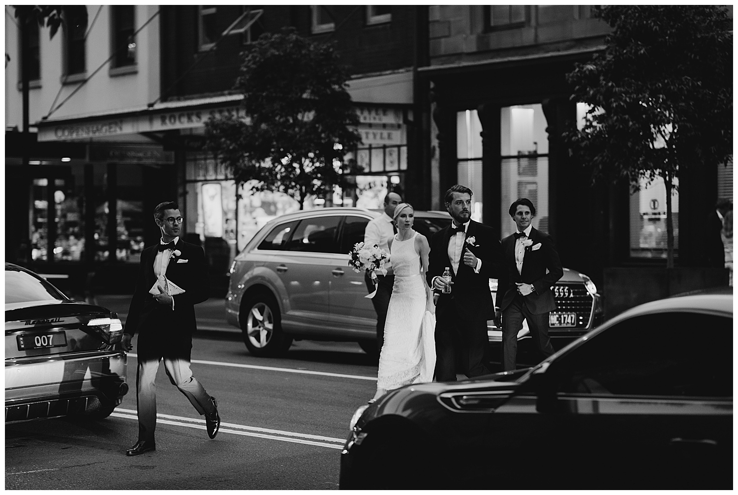Couple arrive at the MCA Sydney their wedding reception