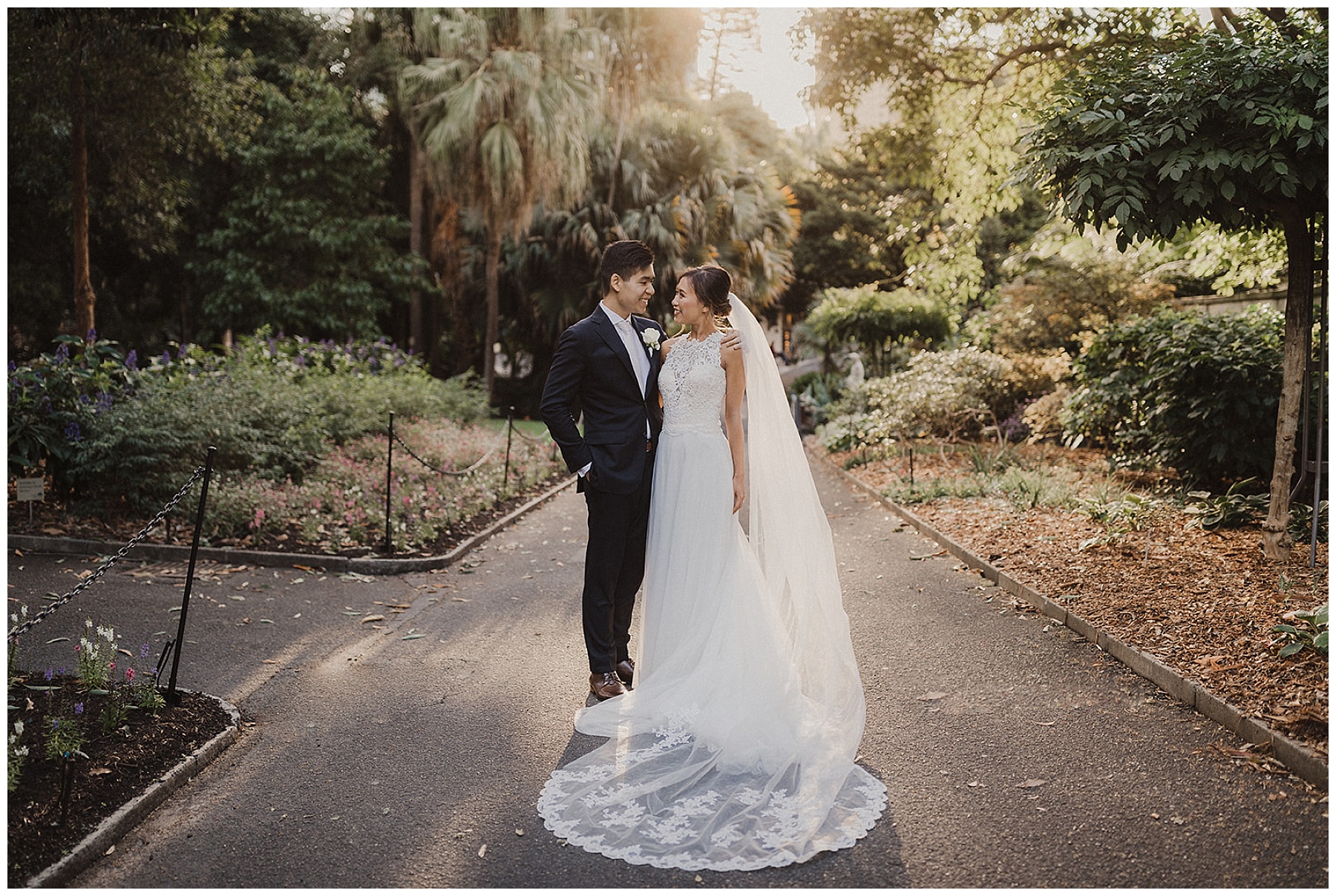 Sydney Bride and Groom in Botanical Gardens