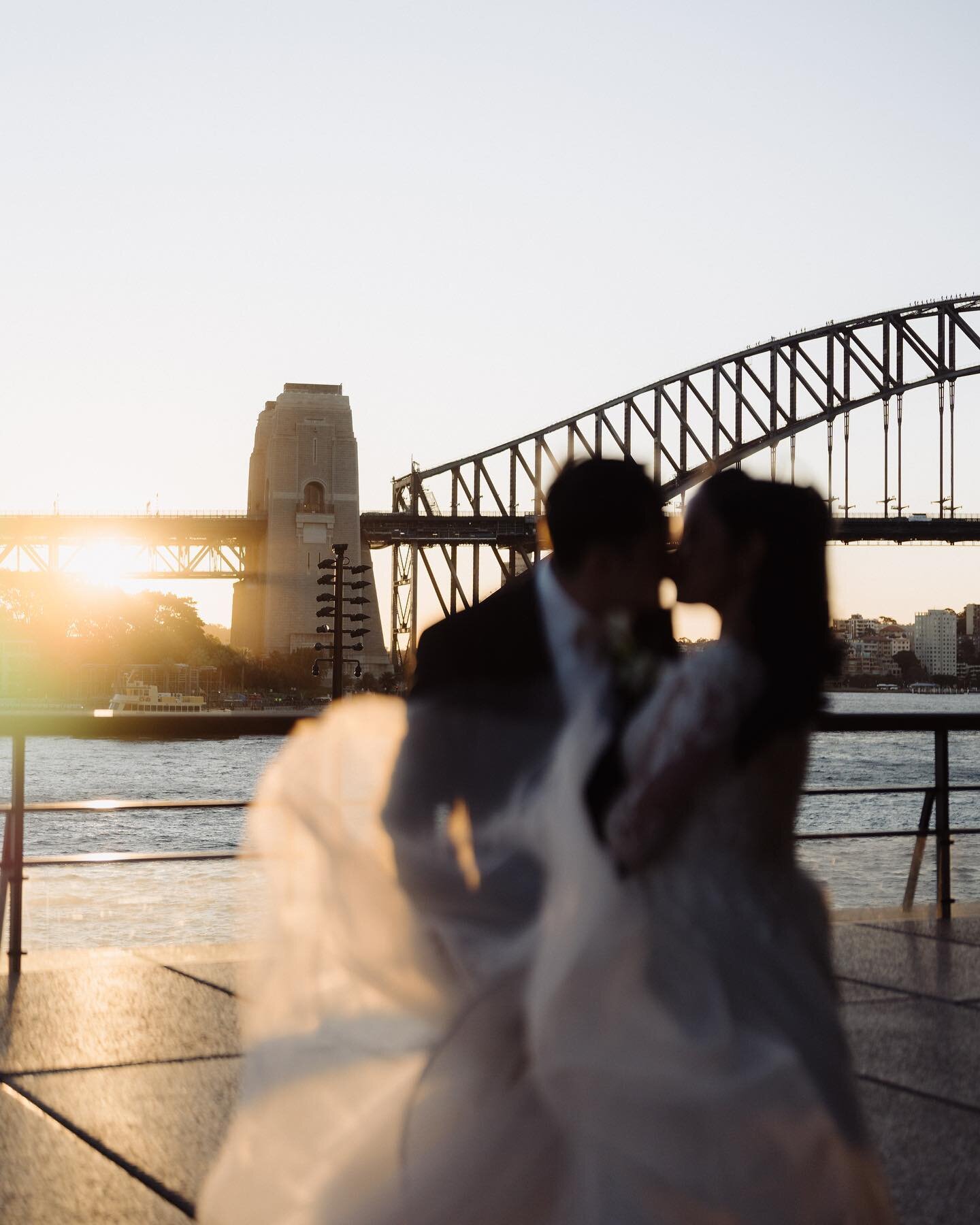 I love when photos look like hazy memories. Some fleeting moments from Vyvy &amp; Calvin&rsquo;s beautiful Opera House wedding recently. 🥰

#russellstaffordphotography #sydneyweddingphotographer #sydneyoperahouse #sydneyoperahousewedding #yallamundi