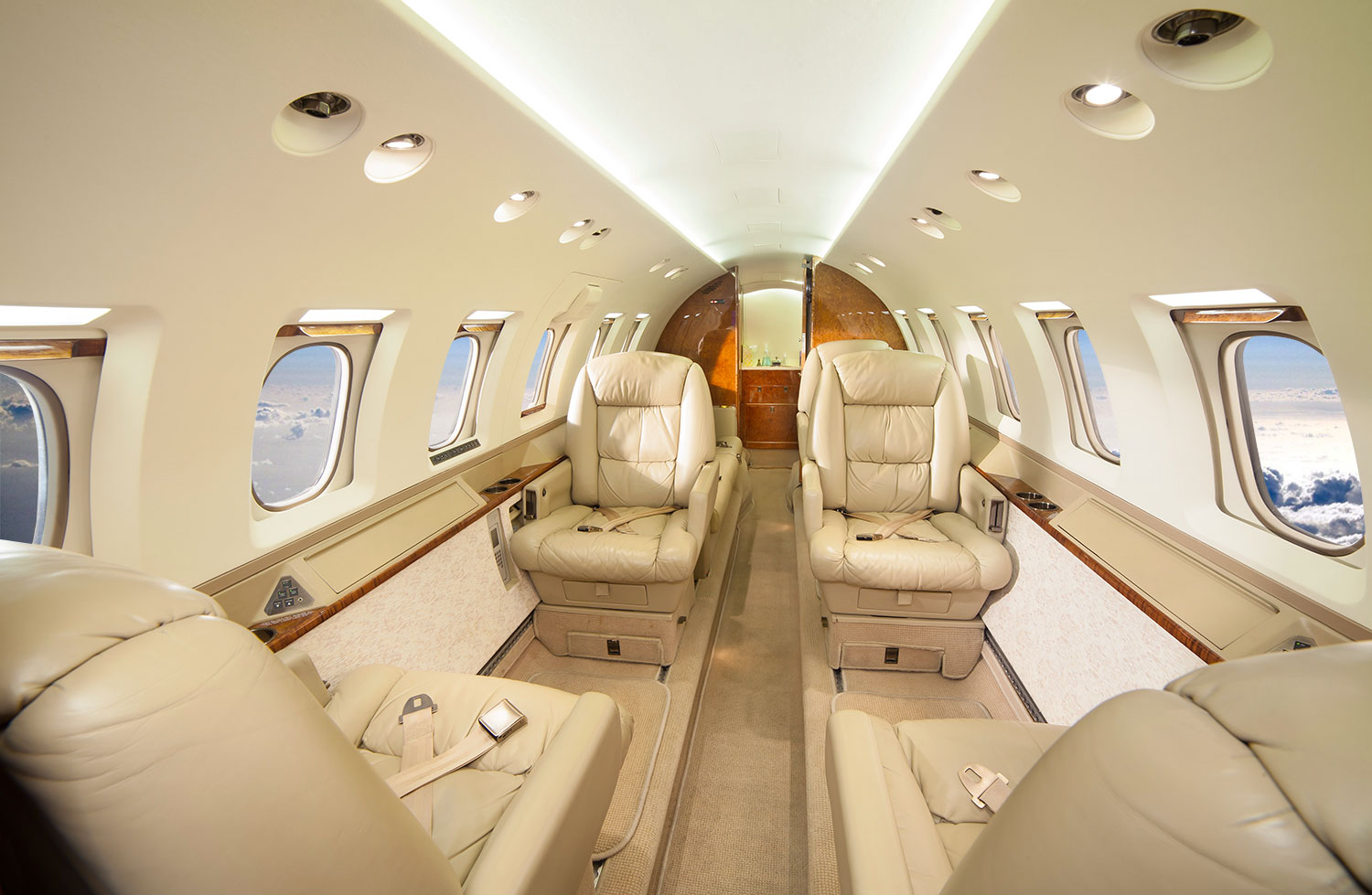 Mid Size Jets Flying Private Private Jet Charter