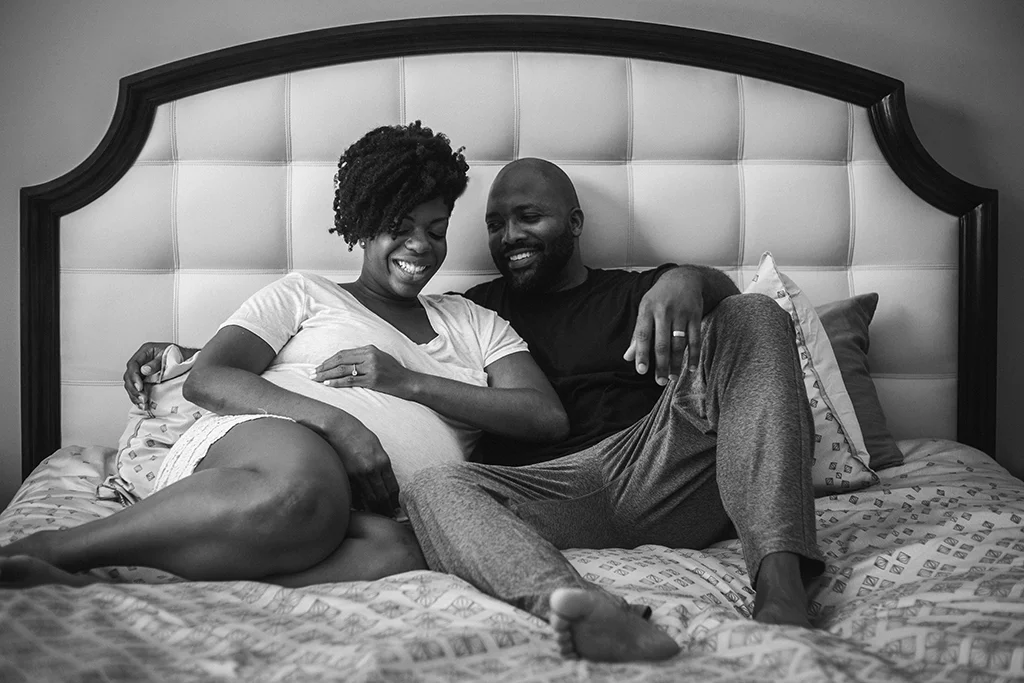 Intimate-in-home-maternity-session-by-Atlanta-photographer-Chanel-French-4.jpg