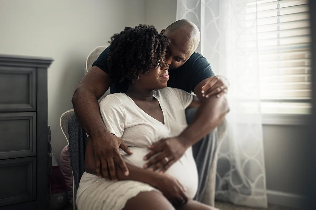 Intimate-in-home-maternity-session-by-Atlanta-photographer-Chanel-French-19.jpg