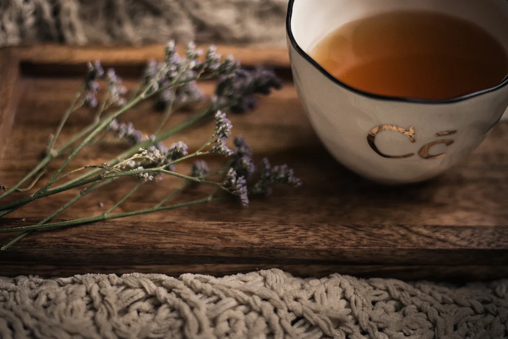 Blogger-tips-for-beginners-purple-flowers-and-tea-cup-by-Atlanta-photographer-Chanel-G-Photography-5.jpg