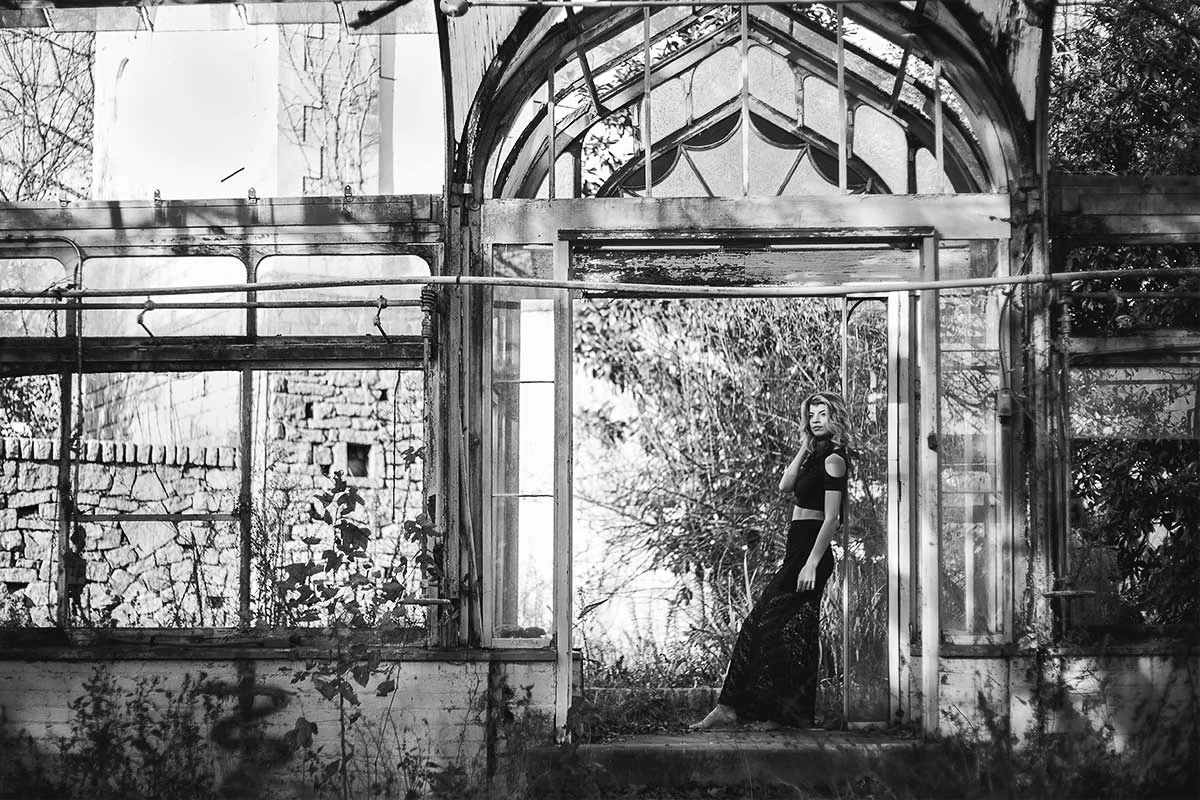 Atlanta-abandoned-greenhouse-with-Jenna-Schulz-by-photographer-Chanel-French.jpg