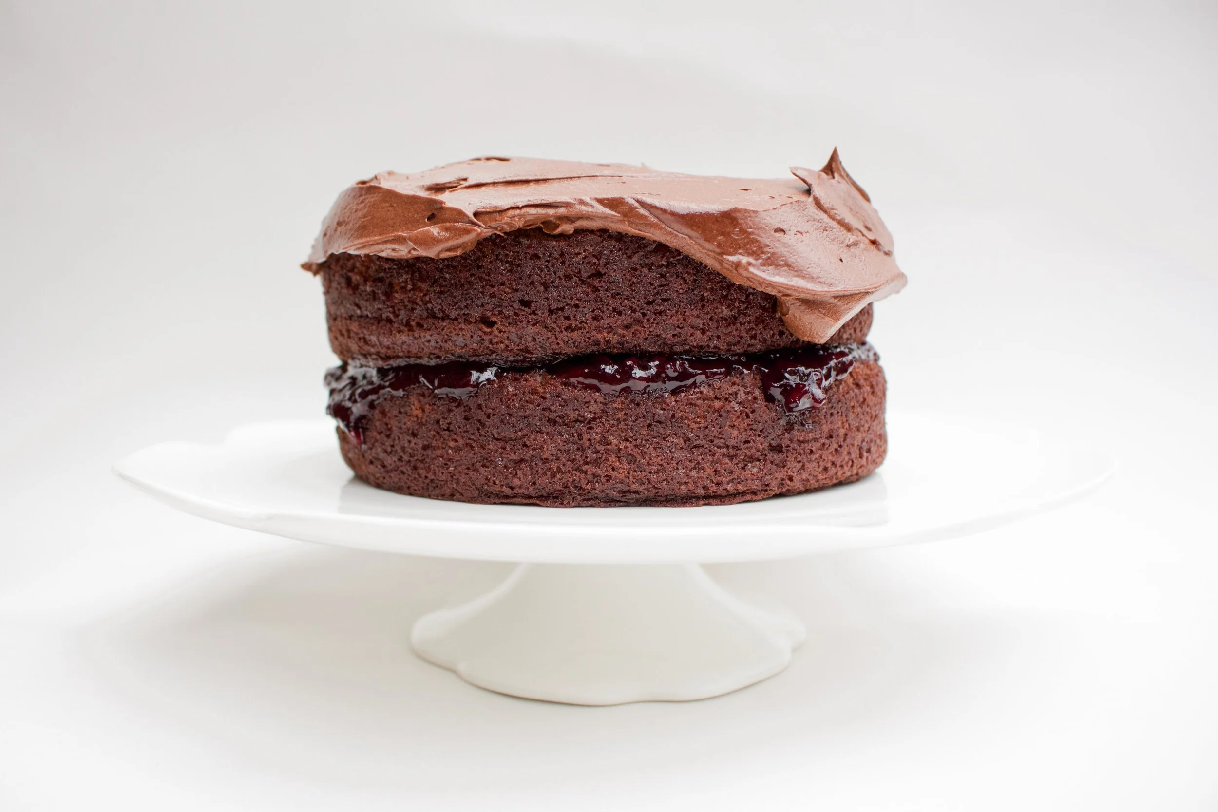chocolate_jam_layer_cake.jpg