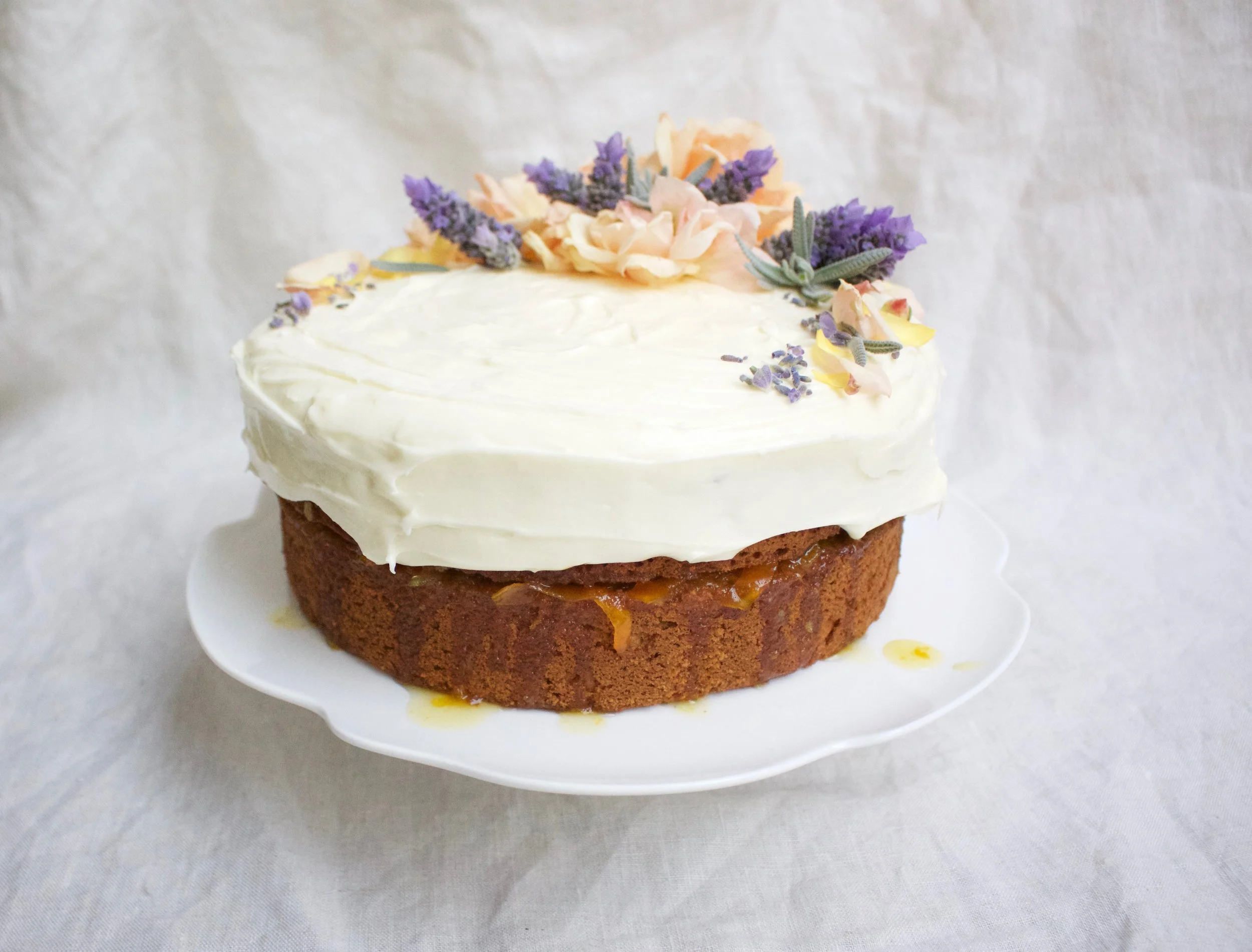 < hazelnut &amp; spelt sponge w/ kumquat &amp; cream cheese >