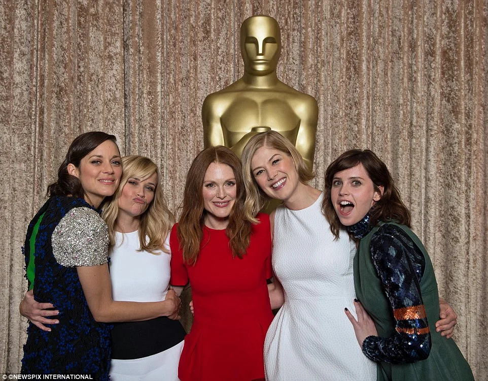 Marion Cotillard, extreme left...