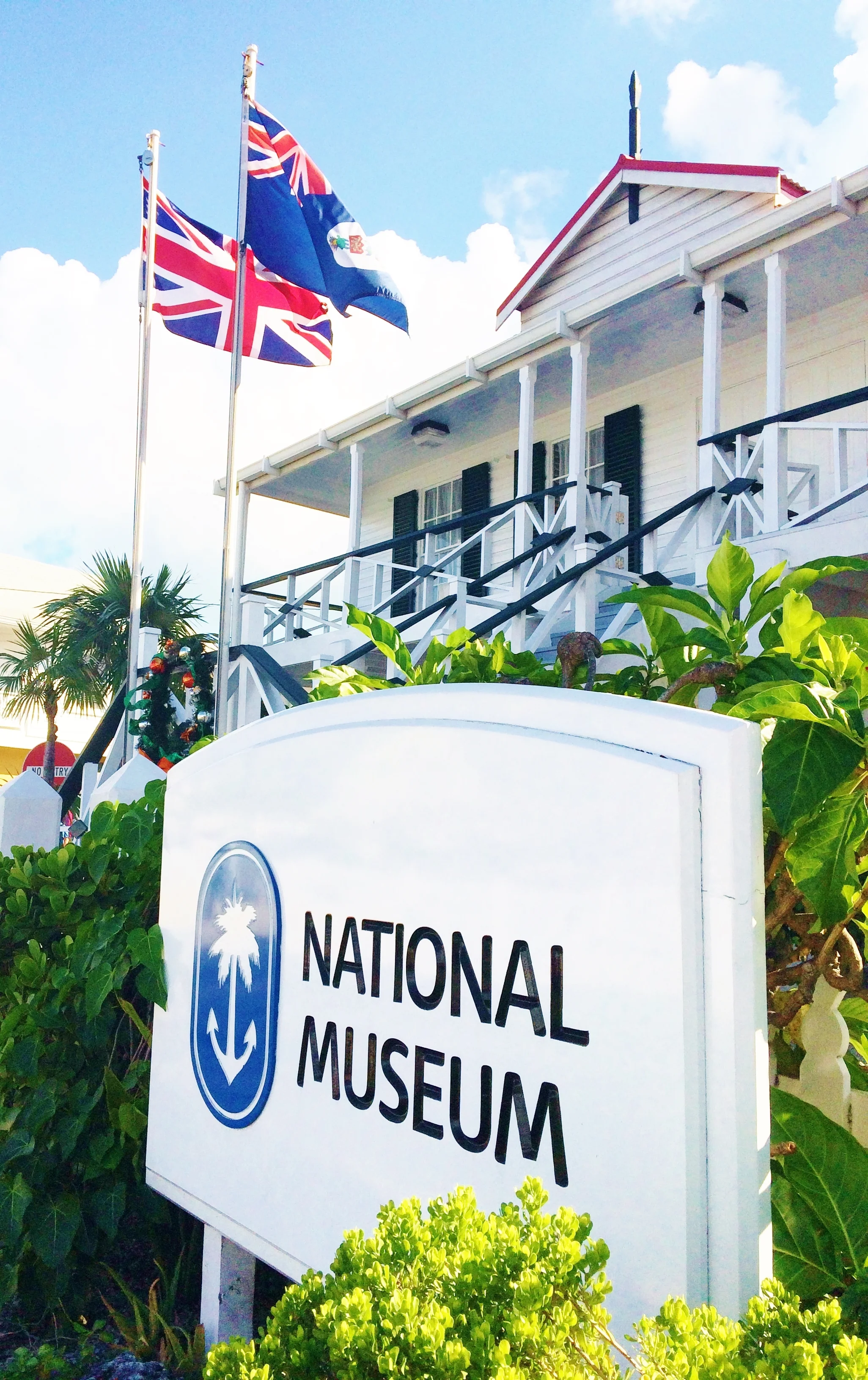 Following the Maya: Cartier, Chanel et Moi