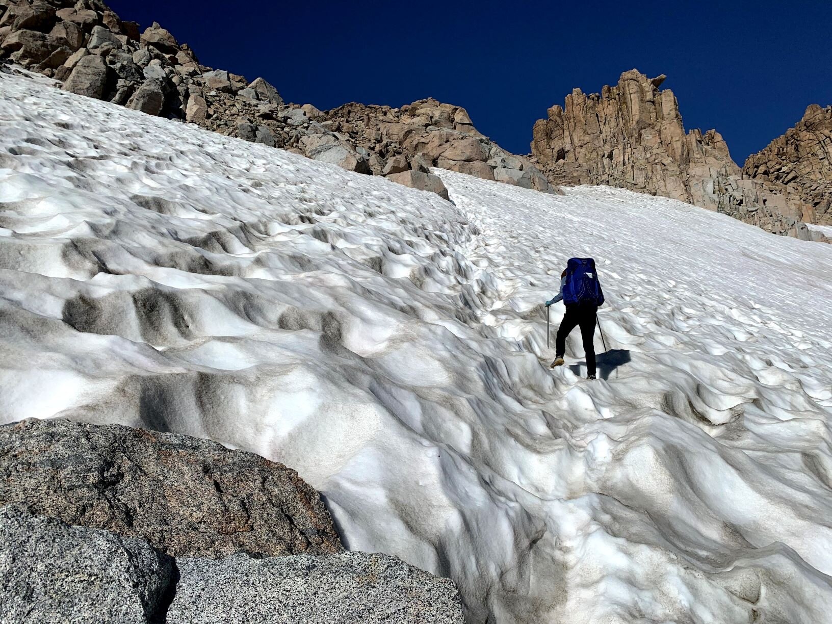 C crossing snowfield Lamarck Col E.jpg