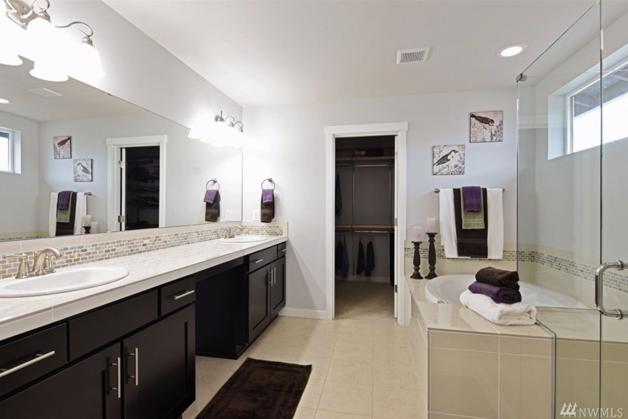 Main Bathroom Original.png
