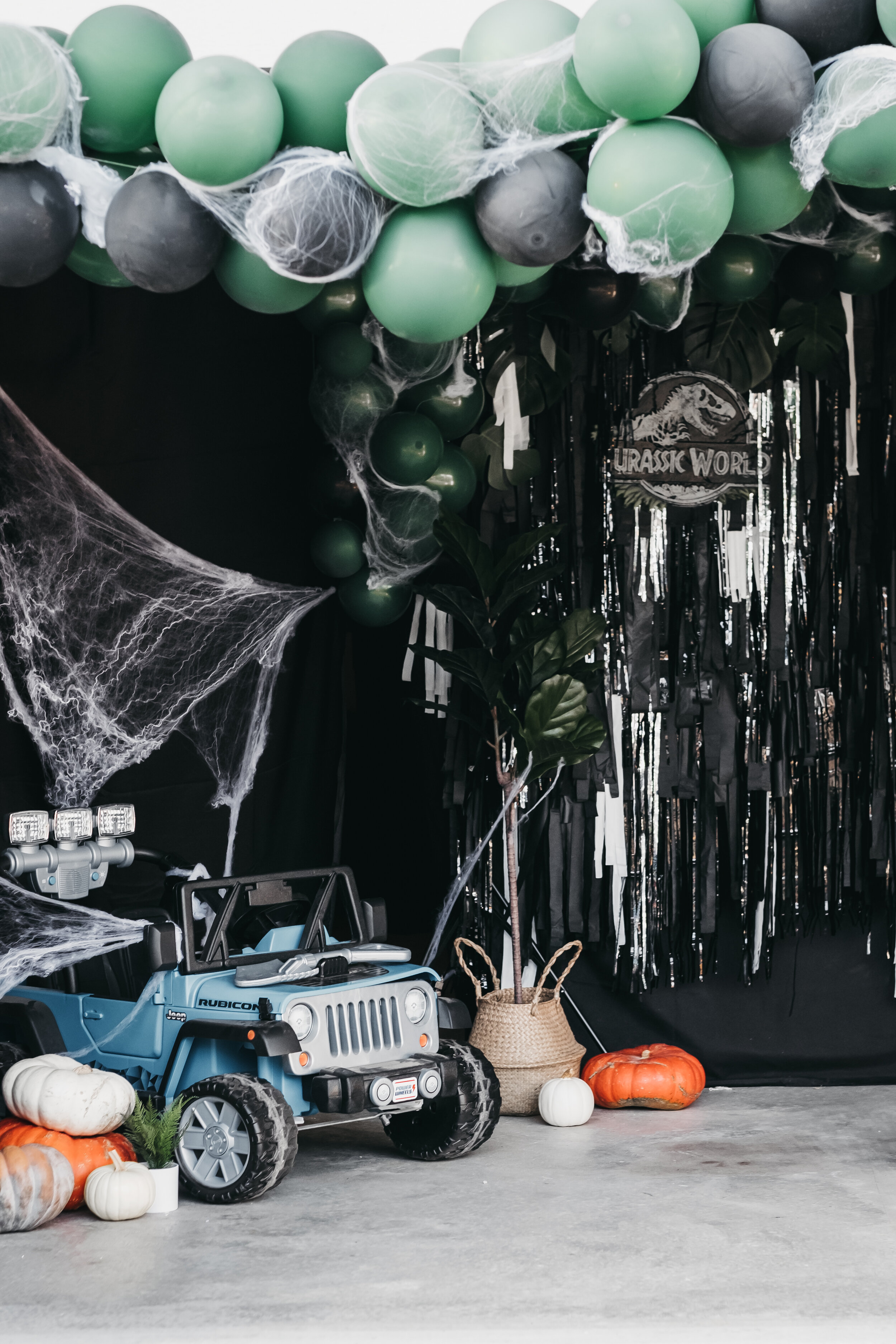 Halloween Garage Party-24.jpg