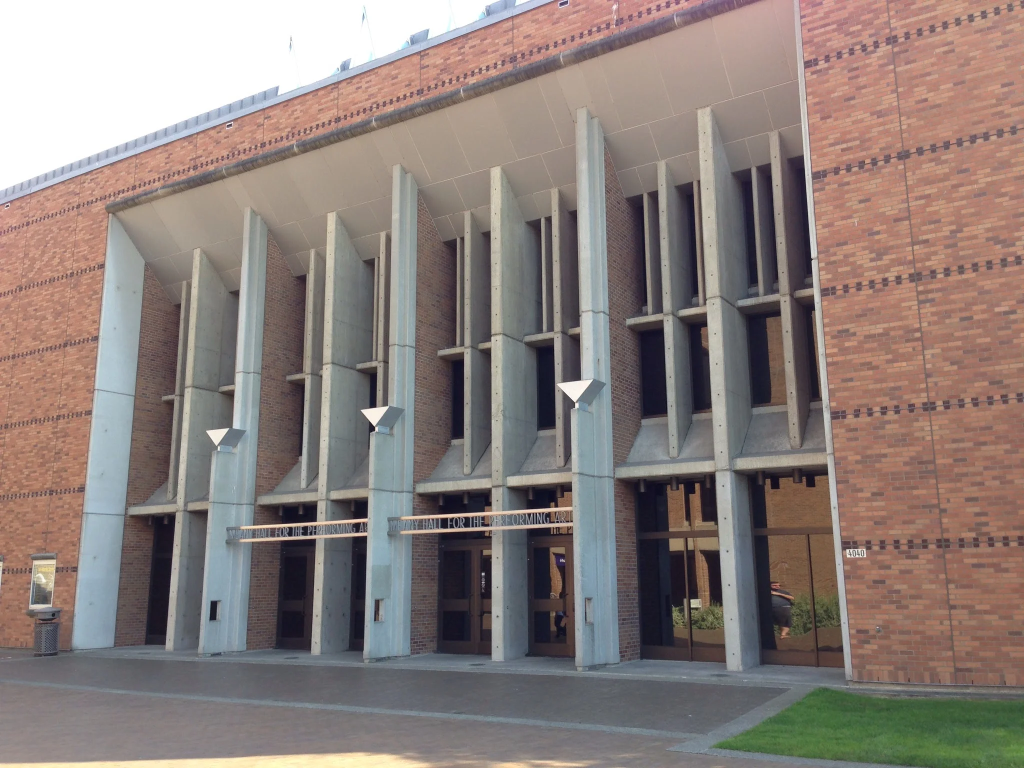 UWashington003-RedSquare.jpg