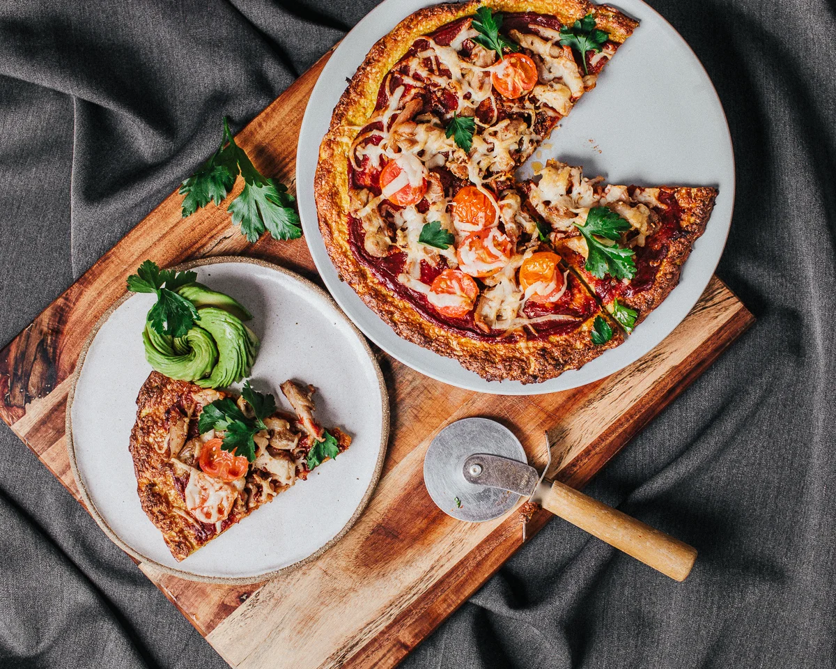 The_Easiest_Cauliflower_Pizza_Jordan_Pie_Nutritionist_Photographer2-4.jpg