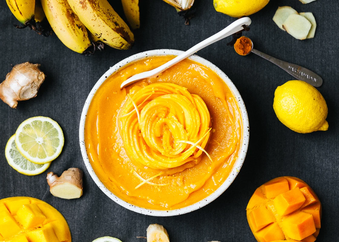 Sunshine_Smoothy_Bowl_by_Jordan_Pie_Nutritionist_Photographer-1.jpg