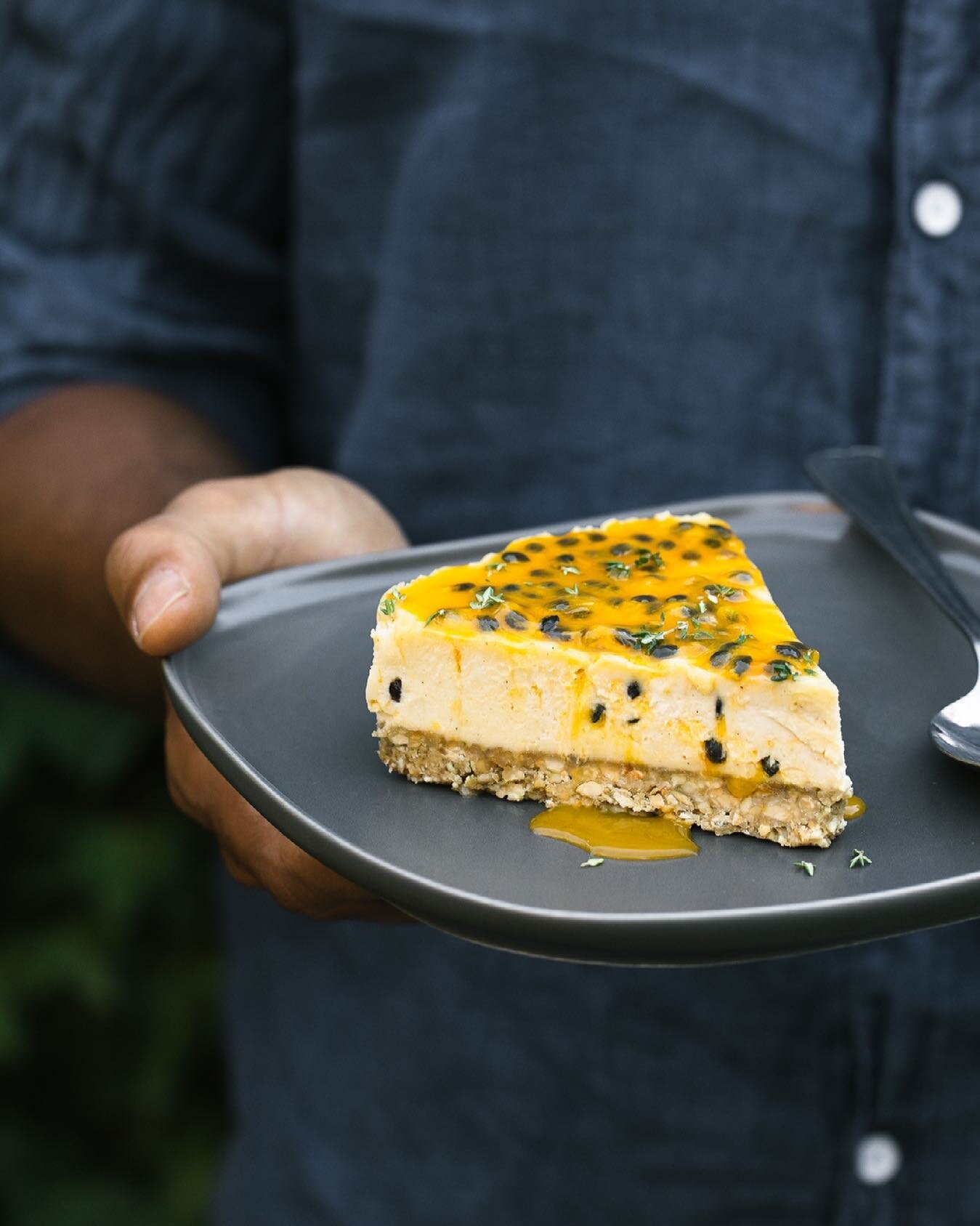Passionfruit &amp; Lime Cheesecake - every mouthful provides you with an insane amount of creamy + crunchy satisfaction with a hit of zesty lime and punchy passionfruit&hellip;.it&rsquo;s downright #delicious 🤤 and also quite refreshing!⁣⁣
⁣
This is