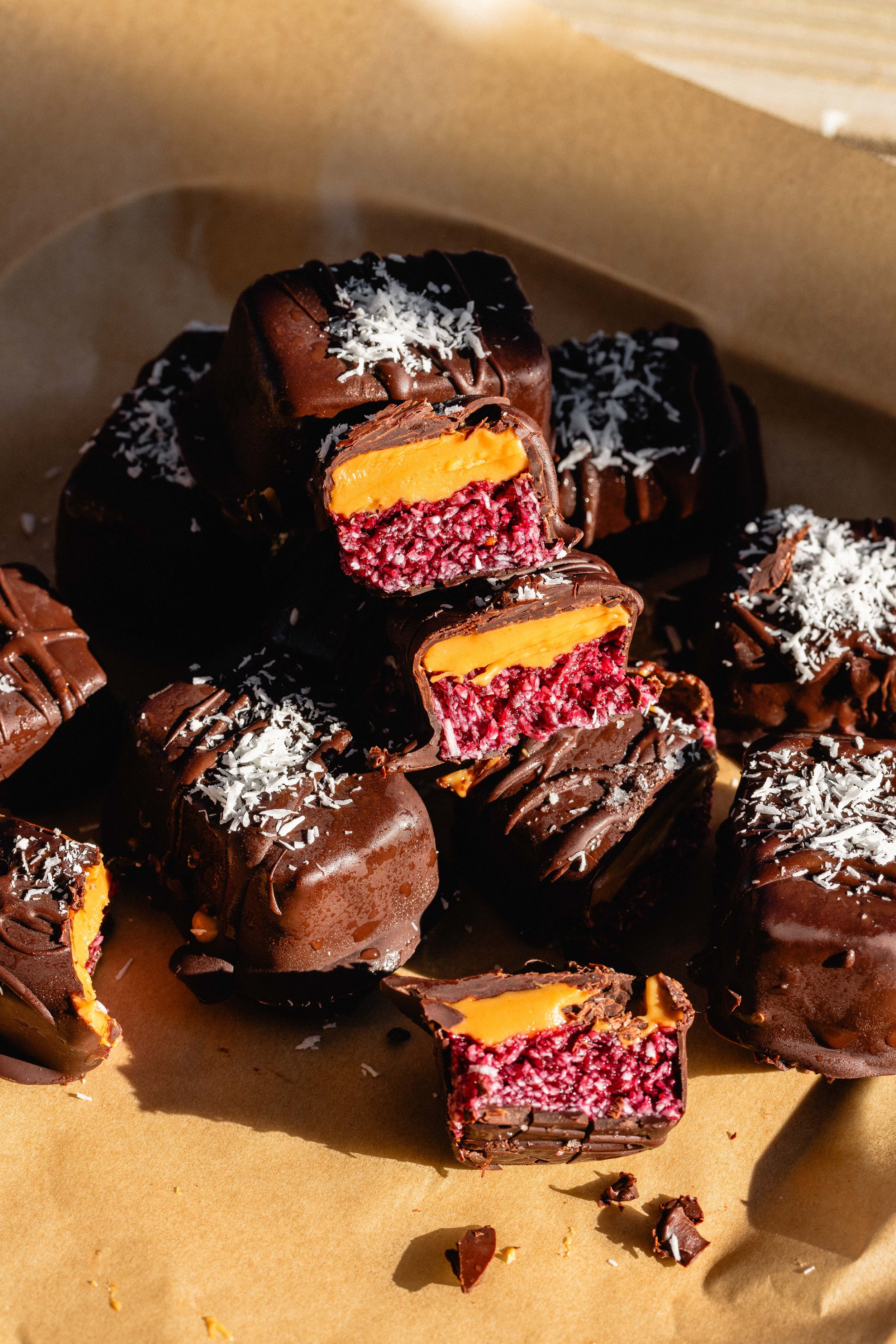 Chocolate_Coconut_Berry_Bites_byJordanPie_Photographer_Nutritionist_2022-2.jpg