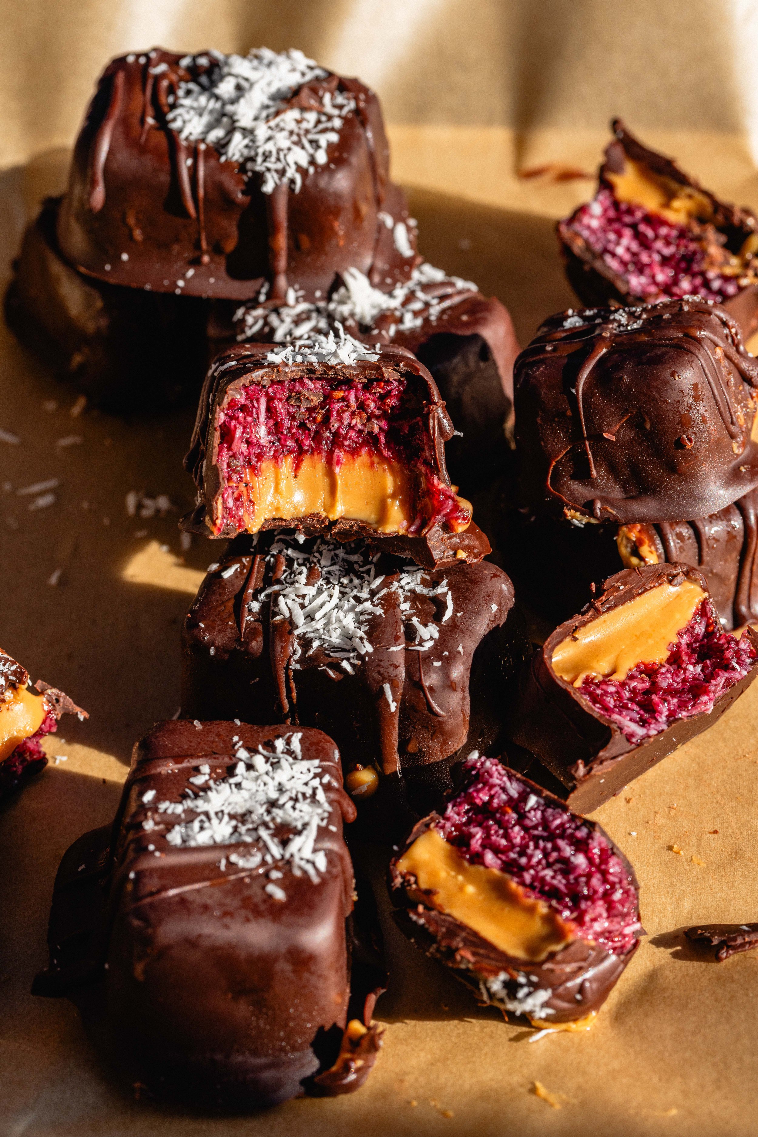 Chocolate_Coconut_Berry_Bites_byJordanPie_Photographer_Nutritionist_2022-1.jpg