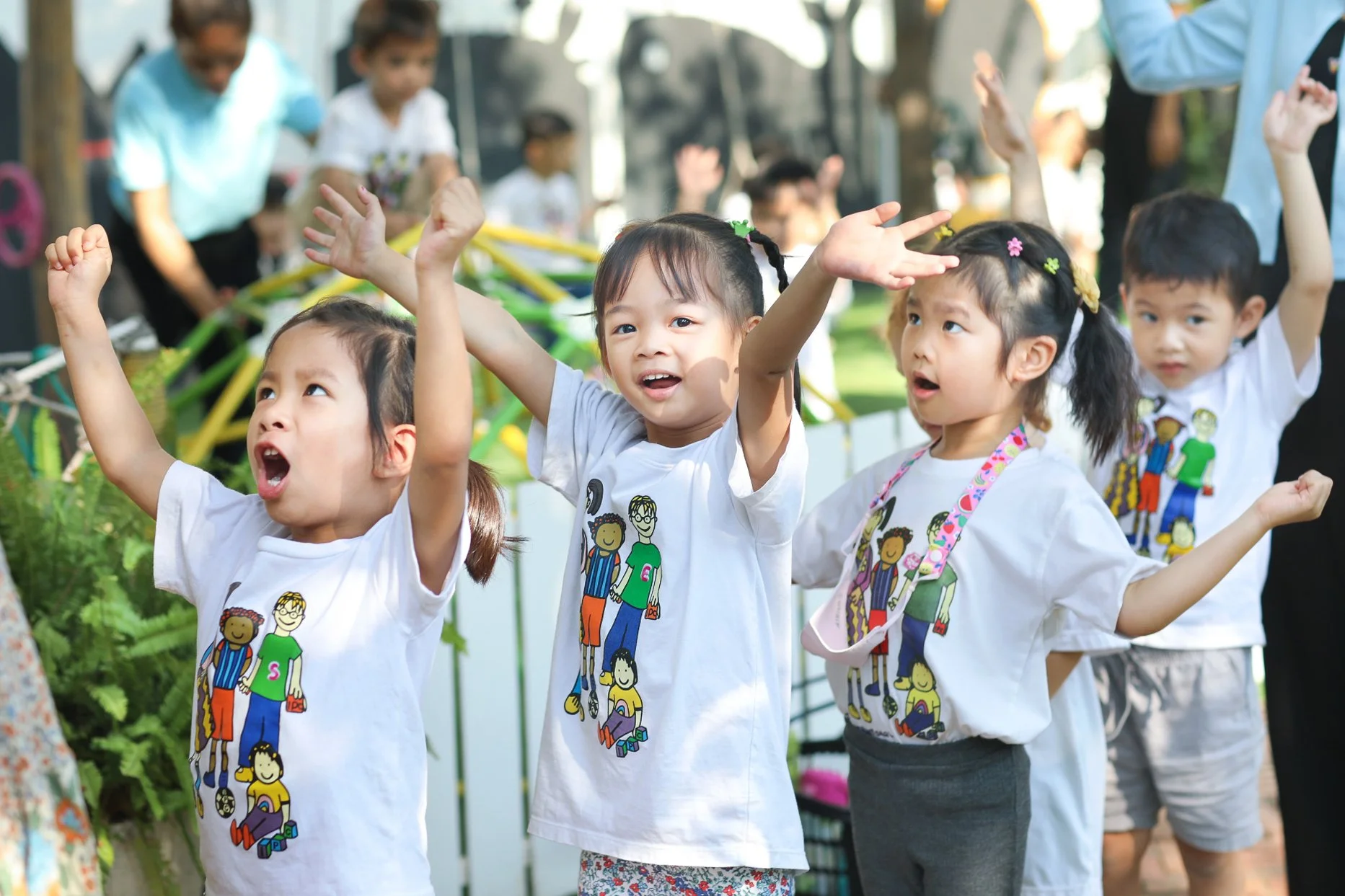 kids_dancing_in_line.jpg