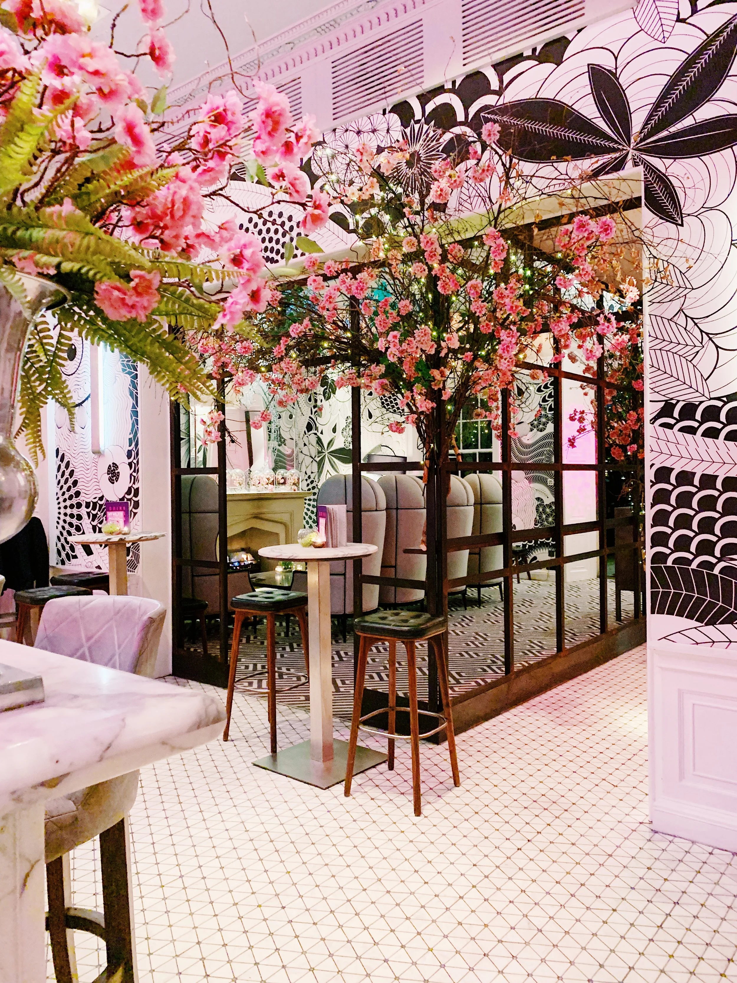 4 Stylish Cocktail Bars in Edinburgh, Scotland 