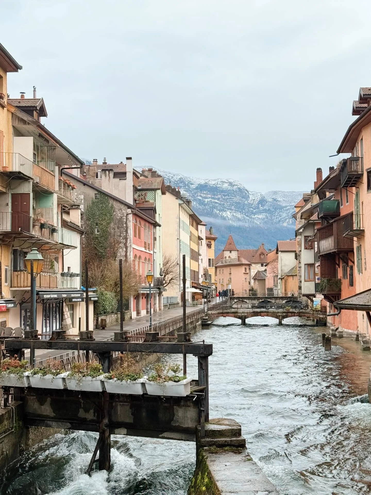 Spent the last few days in France and Switzerland thanks to my husband&rsquo;s business trip &mdash; and yes, I happily tagged along. Traveling fills my cup, though I&rsquo;d be lying if I said I didn&rsquo;t miss Charlotte&rsquo;s epic snowstorm wit