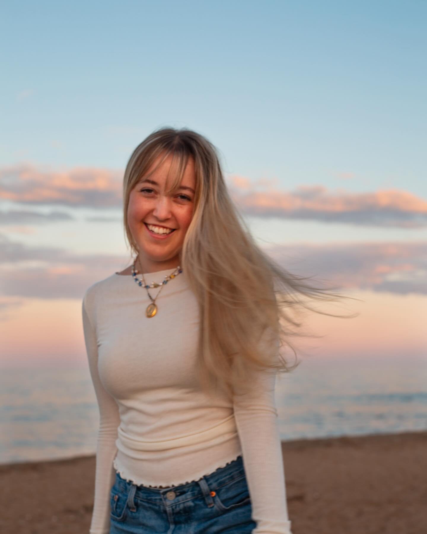 running away from all my fall responsibilities like&hellip;

here&rsquo;s a little senior photo throwback to celebrate the start of the school year. beach or park senior photos are my favorites for capturing senior shots in the early fall changing li