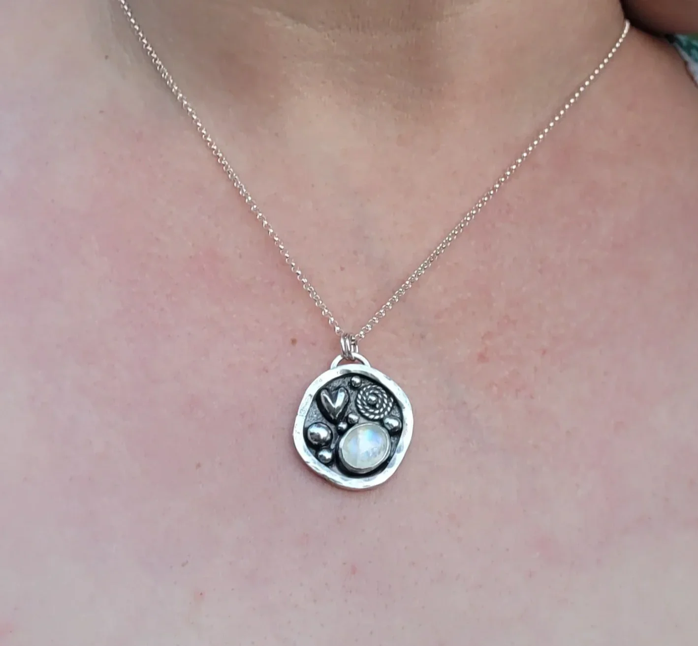 Moonstone+Hearts+Necklace+-+The+Silver+Tale+-+Sterling+Silver+gemstone+jewelry+3.webp