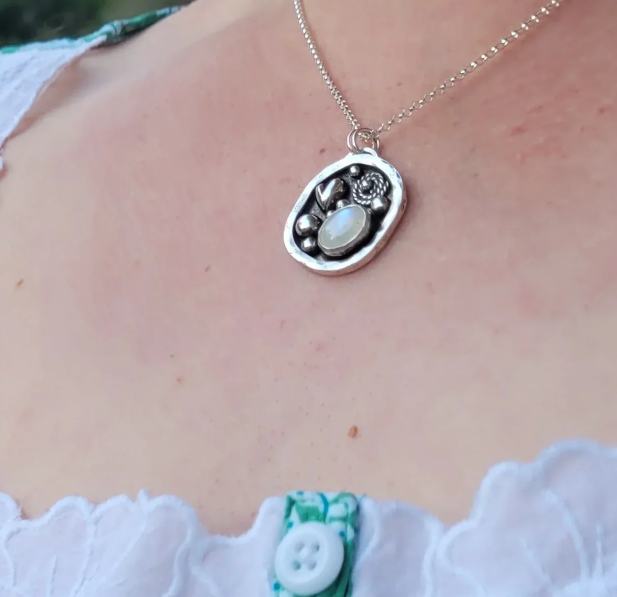 Moonstone+Hearts+Necklace+-+The+Silver+Tale+-+Sterling+Silver+gemstone+jewelry+5.webp