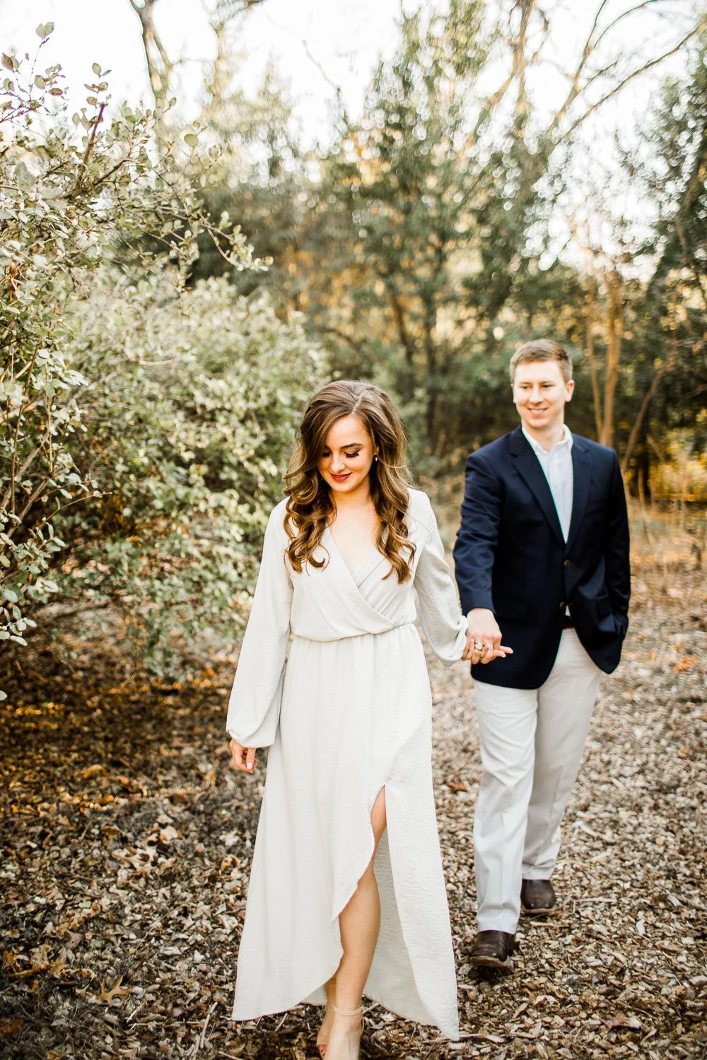 Fort-Worth-Botanic-Garden-Engagement-Photos-The-Big-and-Bright-27.jpg