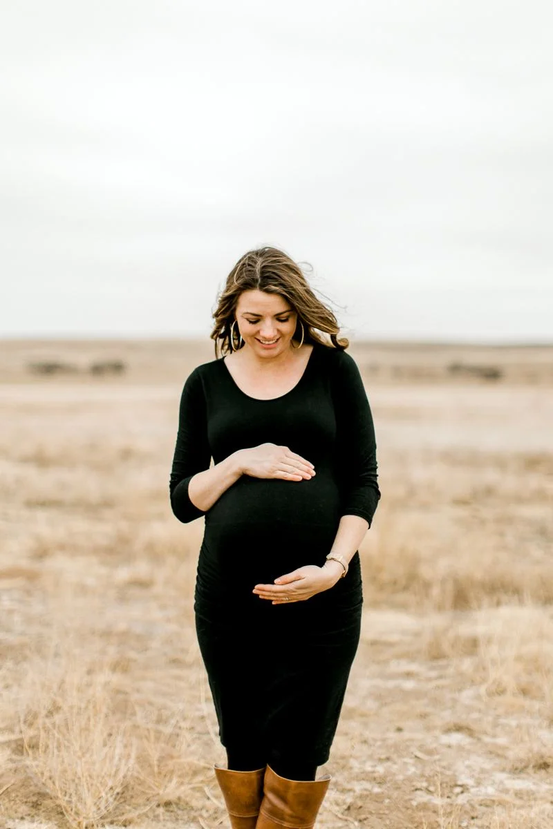 lauren-pendleton-ranch-maternity-shoot-15.jpg