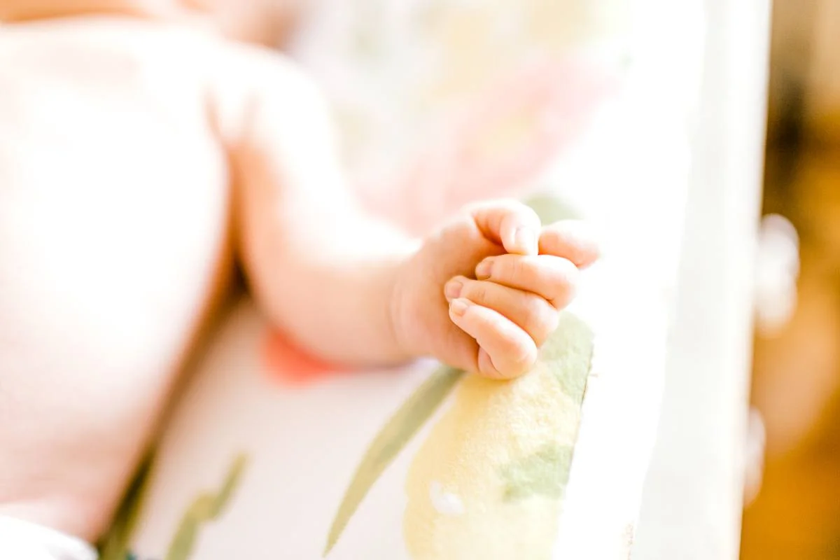 charlotte-newborn-lifestyle-session-dallas-newborn-photographer-kaitlyn-bullard-27.jpg