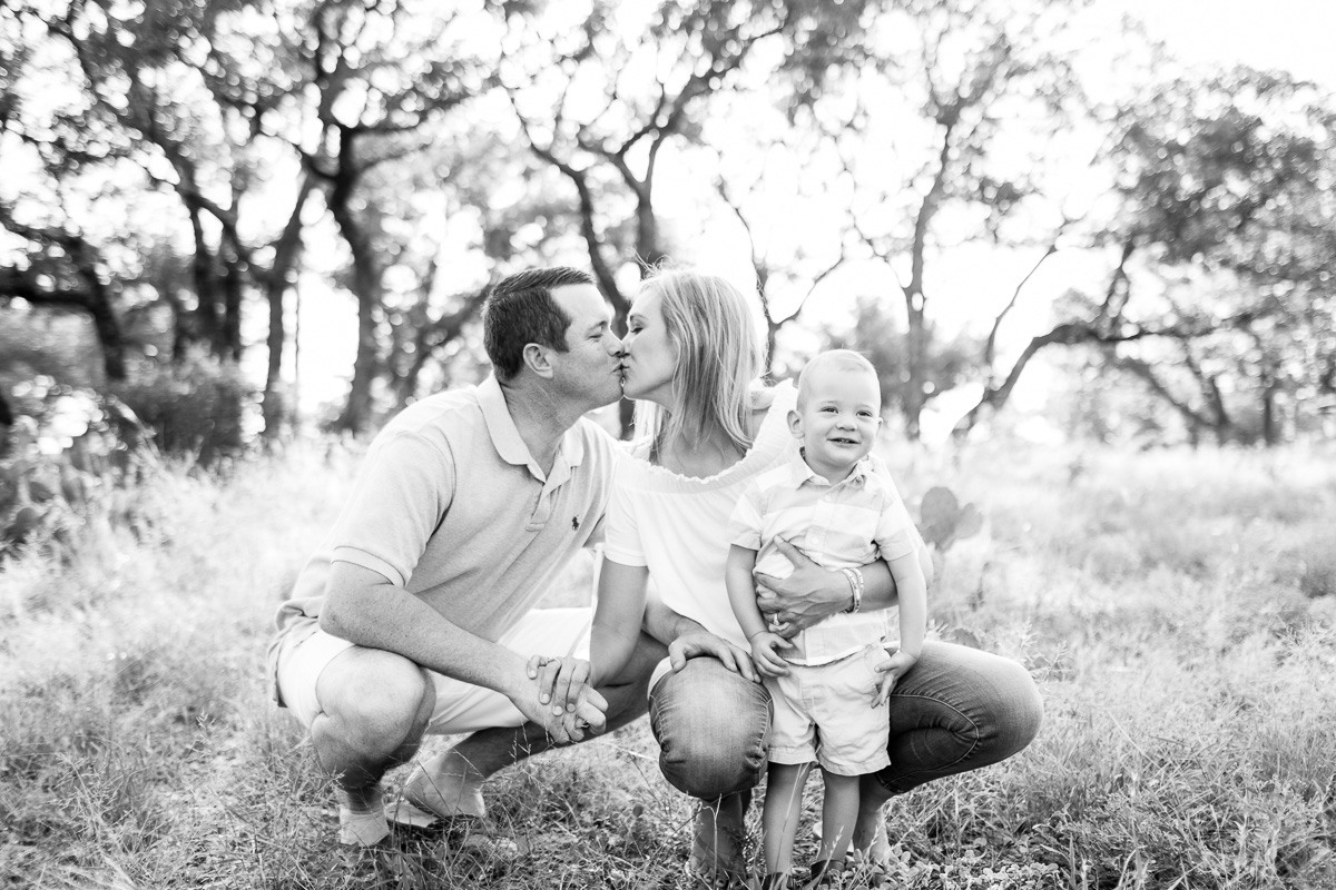austin-family-photographer-kaitlyn-bullard-burnet-family-photos-15.jpg