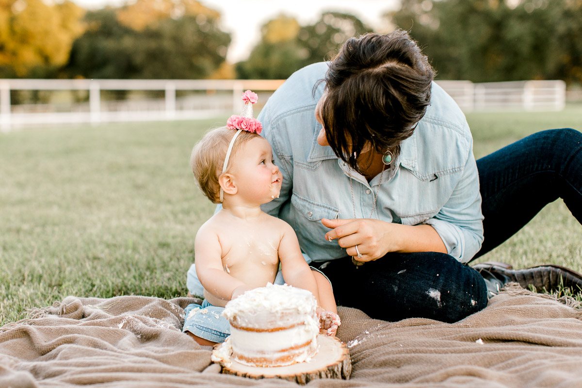 josie-one-year-dallas-family-photographer-kaitlyn-bullard-36.jpg