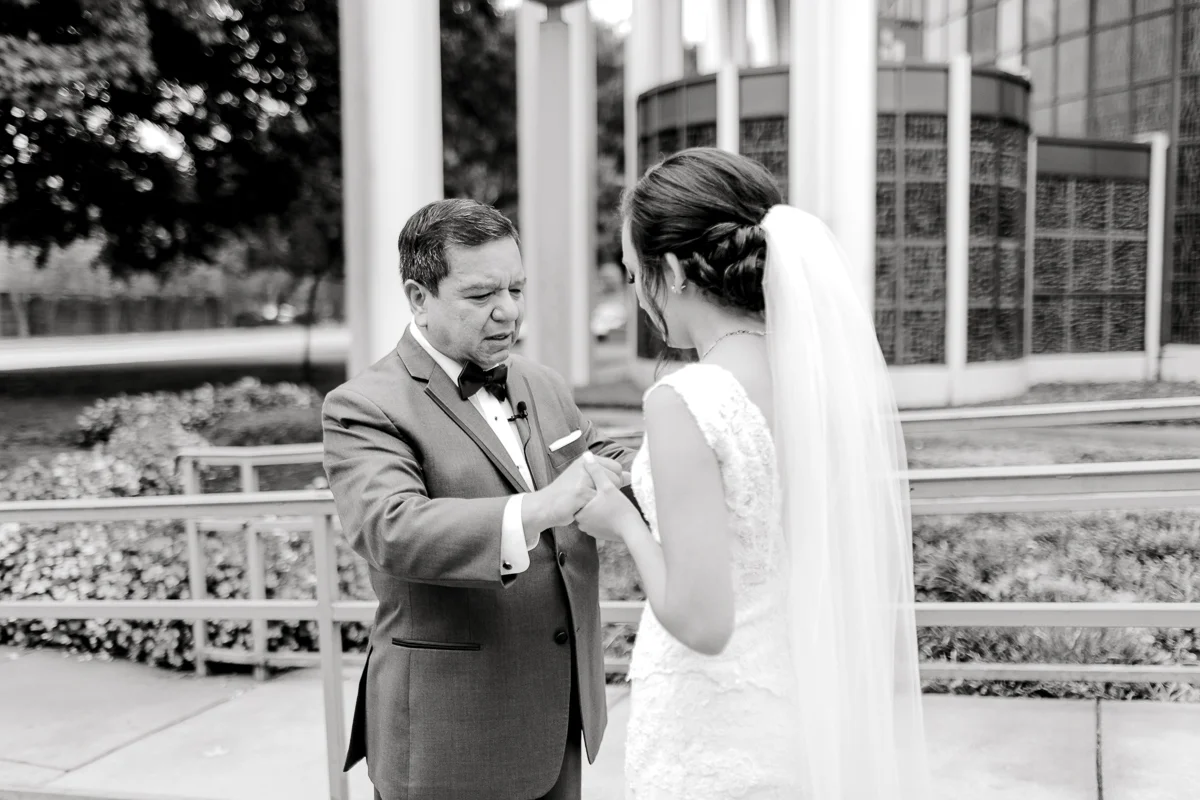 nylo-las-colinas-wedding-bety-luis-dallas-wedding-photographer-kaitlyn-bullard-6.jpg